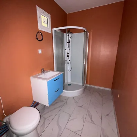 Dependance Proche Du Circuit Spay